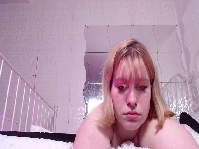 Live sex webcam photo for hannah_di #269680973