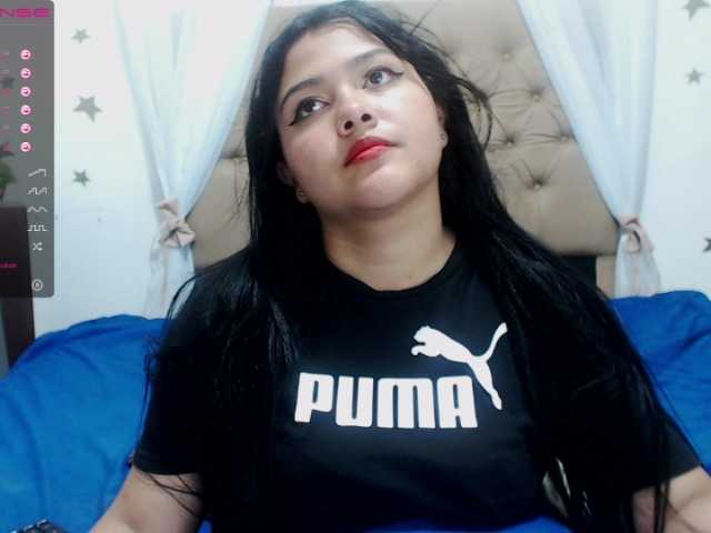 Live sex webcam photo for Charlotte-Lin #269689356