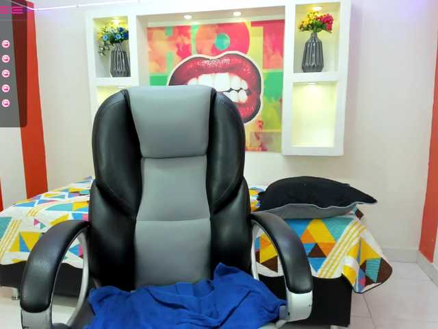 Live sex webcam photo for miagoth #269684785