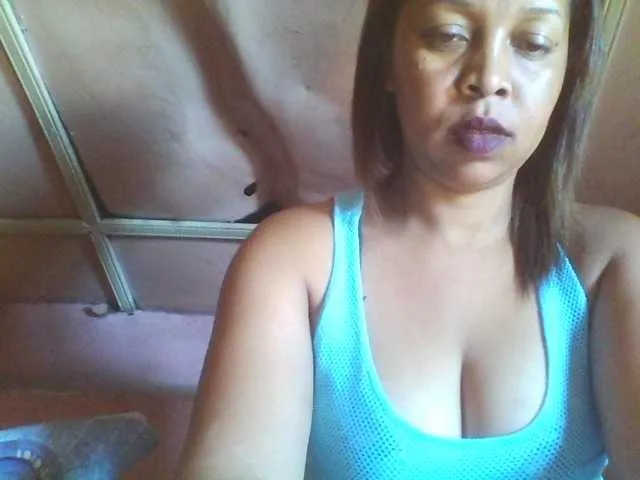 Live sex webcam photo for big-ass-sexy #269689400