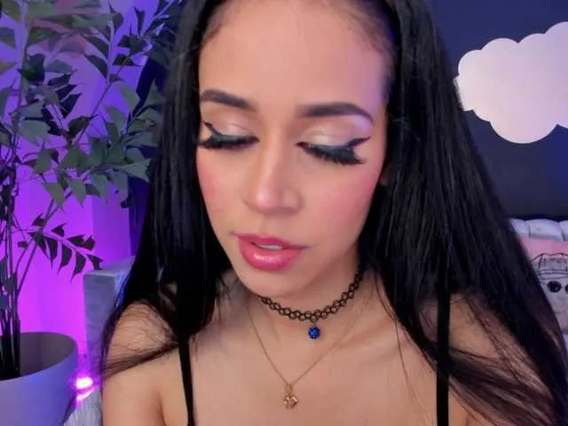 Live sex webcam photo for EvelynHarris #287950401