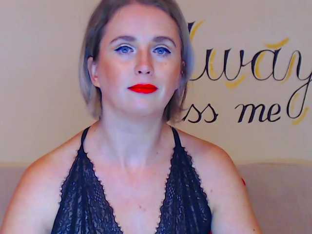 Live sex webcam photo for JosephineG #269688713