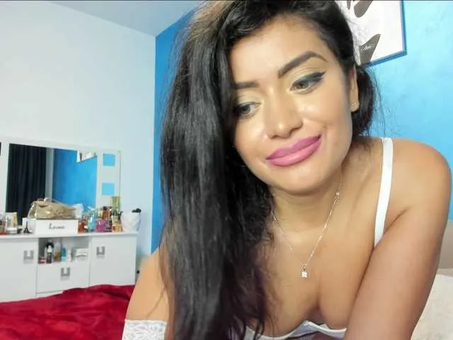 Live sex webcam photo for SweetPrya #269683418