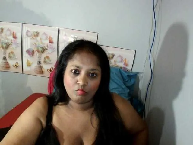 Live sex webcam photo for Indiantasha #287986217