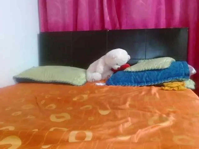 Live sex webcam photo for Daizy-cooper #269684649