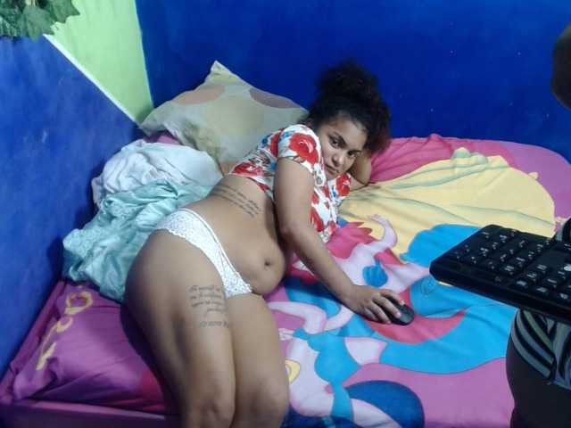 Live sex webcam photo for pamelavsliam #269693736