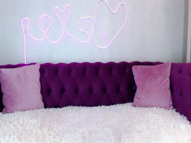 Live sex webcam photo for Diana_Milton #269688040
