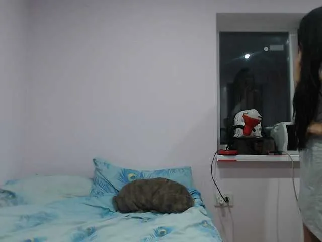 Live sex webcam photo for HotRose01 #269684285