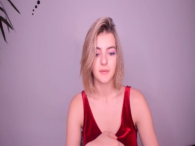 Live sex webcam photo for HelelGretta #269687380
