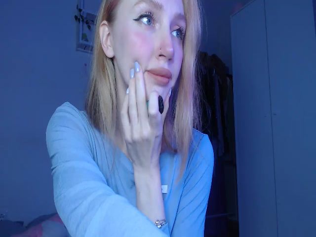 Live sex webcam photo for soo_emma #269702255