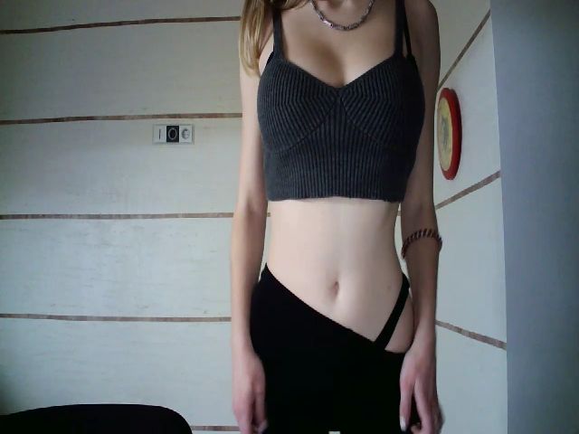 Live sex webcam photo for MaryCoup #269703293