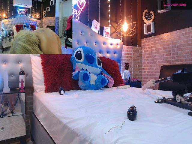 Live sex webcam photo for Ashley_Coner #269690061