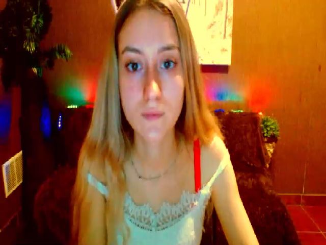 Live sex webcam photo for LinaRum__ #269687918