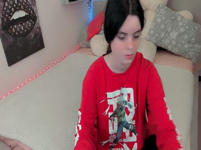 Live sex webcam photo for LittleShyyy #269701454