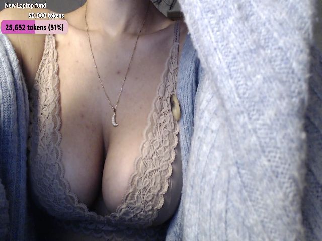 Live sex webcam photo for LolasPie #269697481