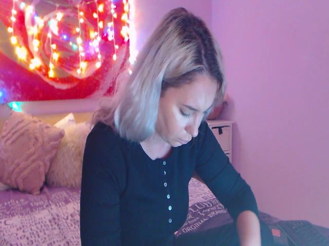 Live sex webcam photo for CrinnaMania #269690637