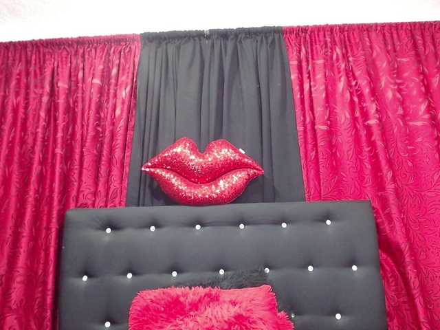 Live sex webcam photo for TheQueenAss #269693819