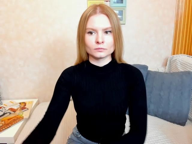 Live sex webcam photo for ReanaQueen #269692624