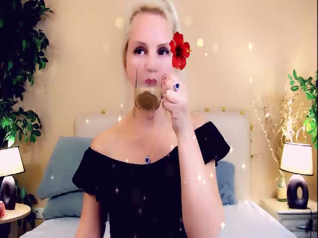 Live sex webcam photo for RoseHope #269701151