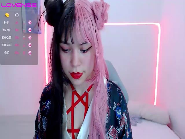 Live sex webcam photo for Jade_27 #269703902