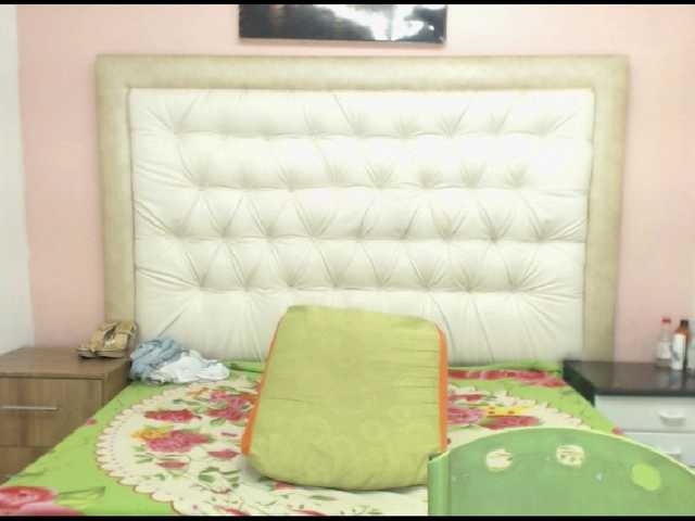 Live sex webcam photo for ariannabrunet #269699883