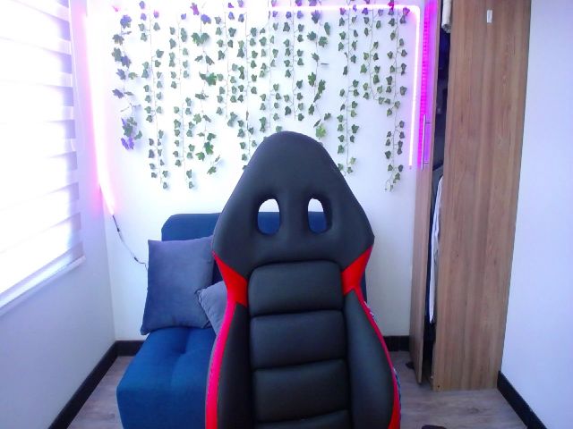 Live sex webcam photo for Anne_heaven #269702495