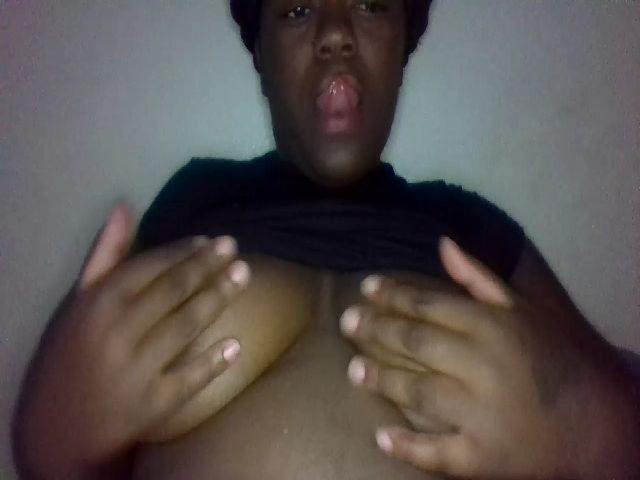 Live sex webcam photo for Bigbootibambi #269691514