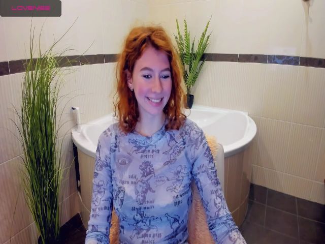 Live sex webcam photo for LillianCurly #269703102