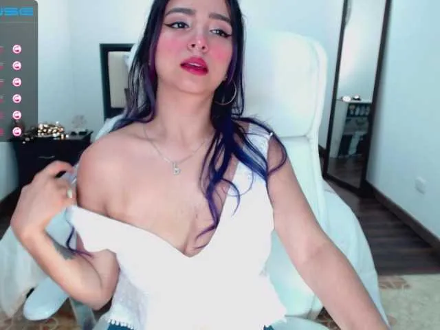 Live sex webcam photo for GiaBrooksX #288020705