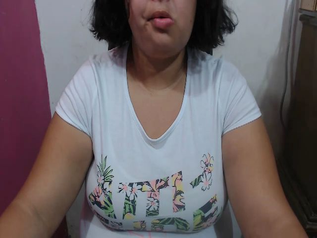 Live sex webcam photo for Sexycarolin22 #269685394