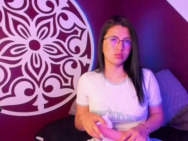 Live sex webcam photo for EllaKS #269699944