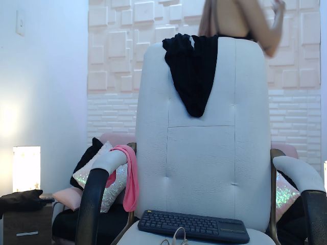 Live sex webcam photo for Anna_shell #269693986