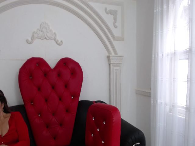 Live sex webcam photo for LEYAA_MATTURE #269701495