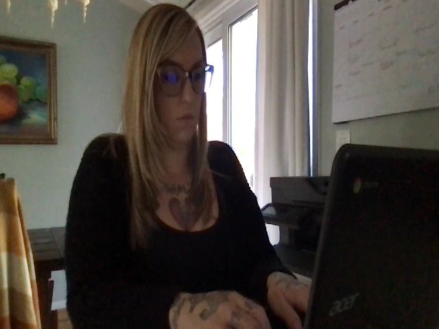 Live sex webcam photo for Lolamaddison #269700960