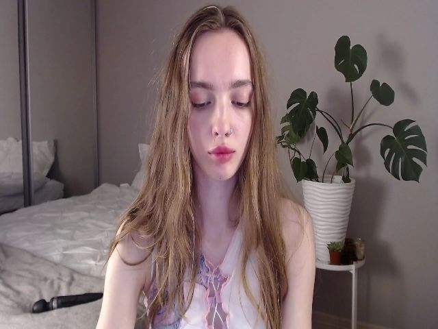 Live sex webcam photo for Weeissy #287891631