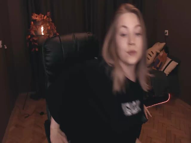 Live sex webcam photo for Wild_F0x #269696299