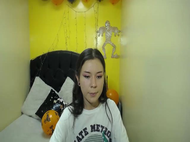 Live sex webcam photo for AmberCollins_ #269696949