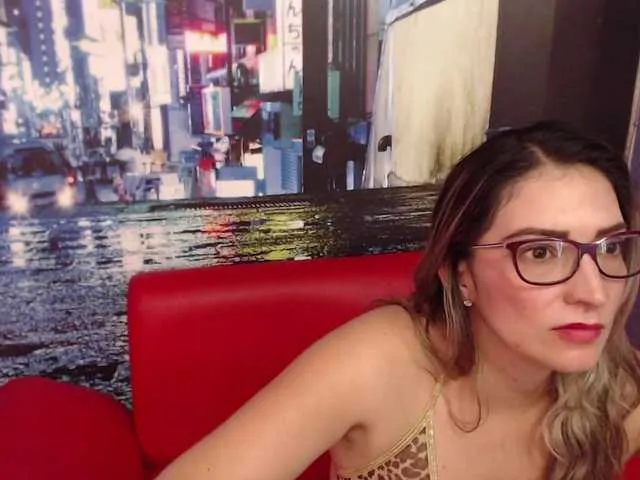 Live sex webcam photo for jeniferblanco #269705796