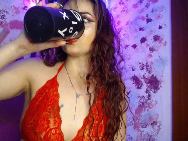 Live sex webcam photo for lucy-hot1 #269721111