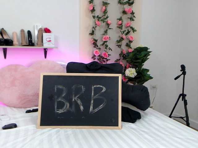 Live sex webcam photo for MarleeKai #287989627