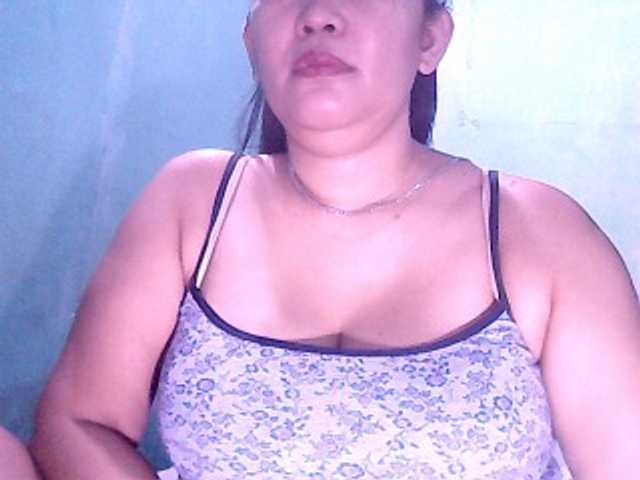 Live sex webcam photo for wildmom4u #269720381