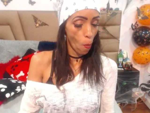 Live sex webcam photo for nicky-bennett #269720937
