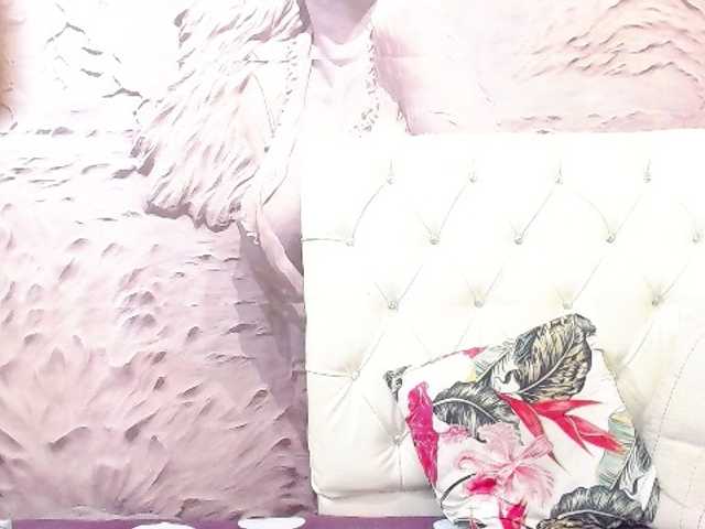 Live sex webcam photo for BeverlyCum #269705601