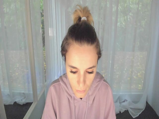 Live sex webcam photo for SashaaWild #269709347