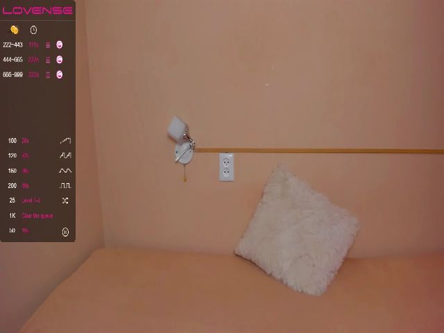 Live sex webcam photo for RoxyRoxe #269722717