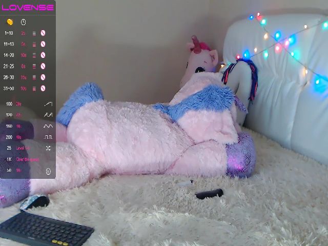 Live sex webcam photo for CamelliaJade #269722853