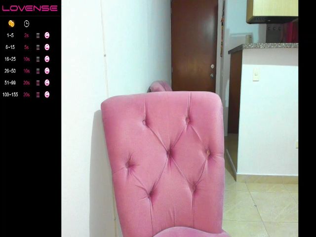 Live sex webcam photo for mia211_ #269705856