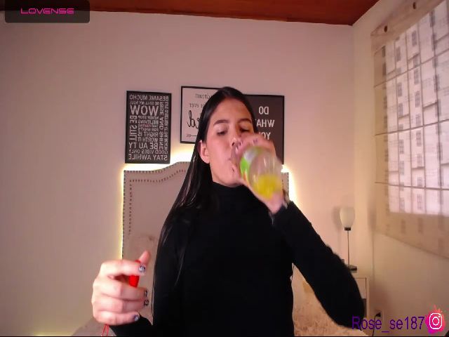 Live sex webcam photo for Rose_se #269722611