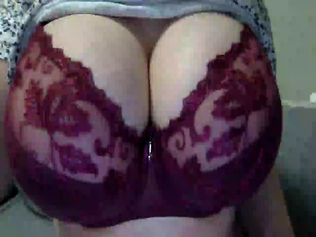 Live sex webcam photo for CrystalllE #269723947