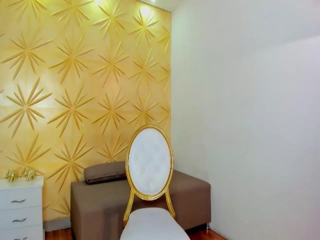 Live sex webcam photo for Tamy_Roman #269717551